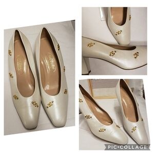 Joel Parker 7 1/2 B Off White/Cream/Bone Vintage Pumps Made in Naples, I…